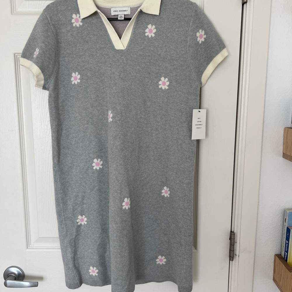 NWOT Free Assembly Knitted Flower Print Collared Dress